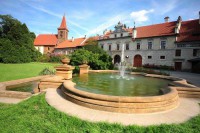 /album/fotogalerie-pruhonicky-zamek-a-park/pruhonicky-zamek-1-jpg1/